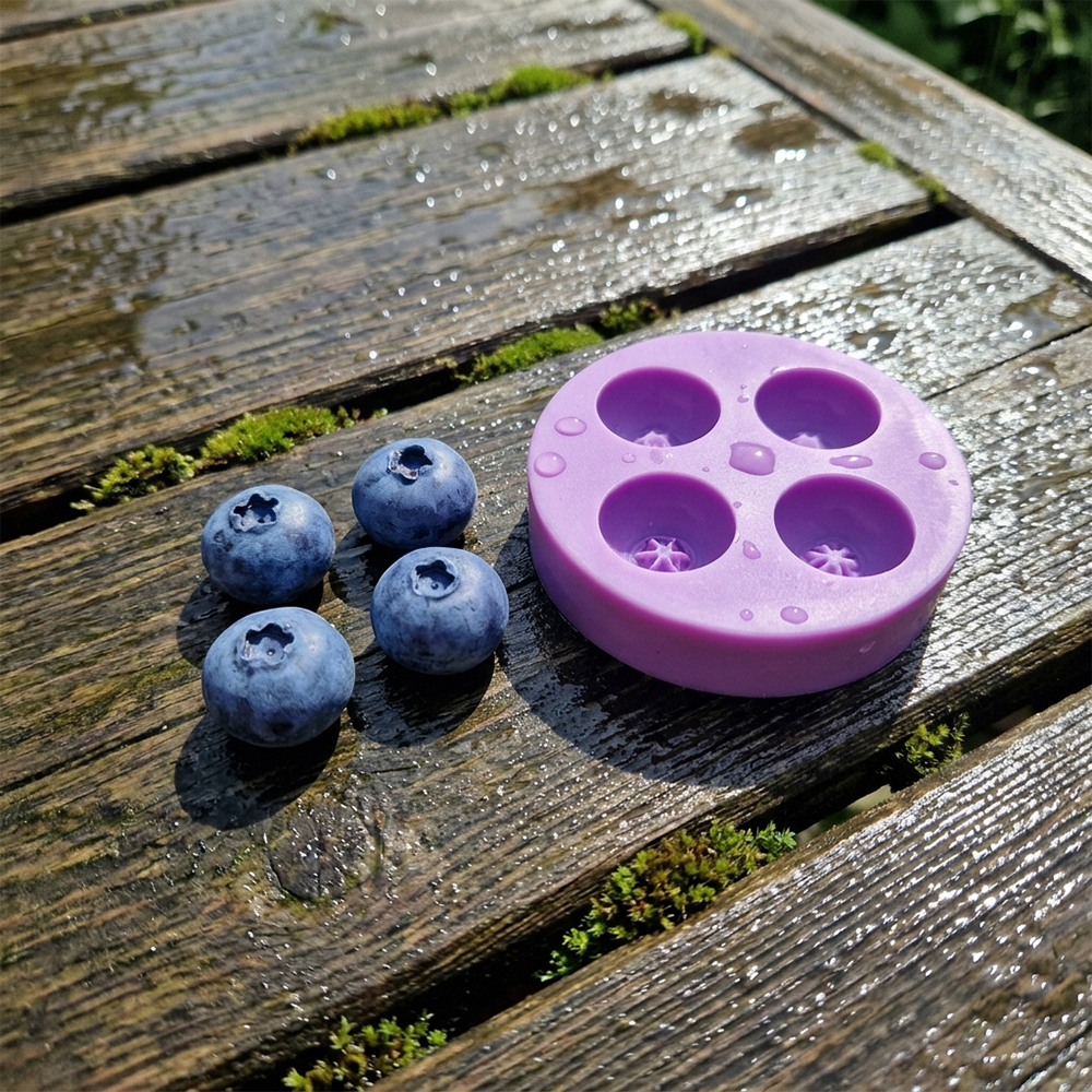 MO-000079 Blueberry Little 1 Miniatuur bosbes siliconenmal, kleine bessen-voedselmal voor poppenhuis op schaal 1:6, polymeerkleimal, harsbedelmal, mini bosbessen-knutselwerk - Afbeelding 1